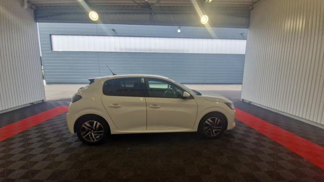 Peugeot 208 image 8