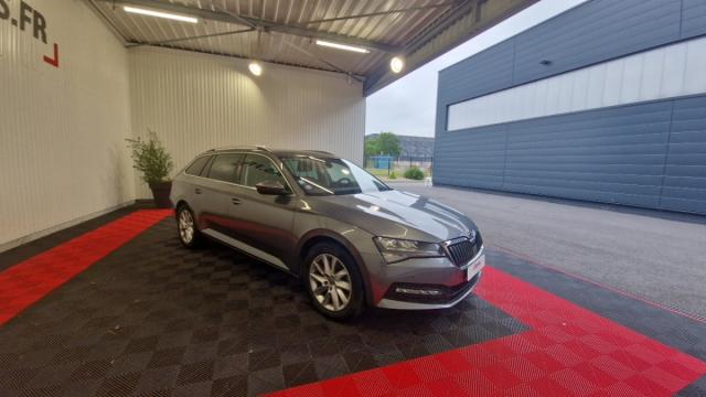 Skoda Superb Combi image 1