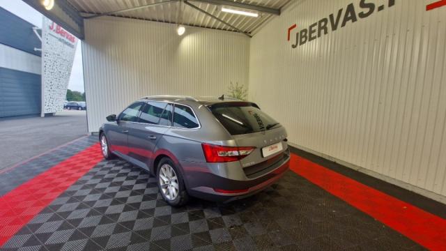 Skoda Superb Combi image 5