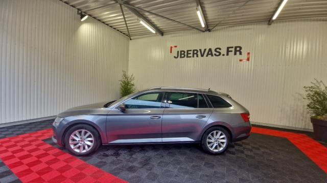 Skoda Superb Combi image 6