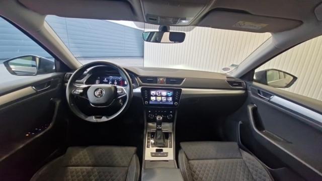 Skoda Superb Combi image 7