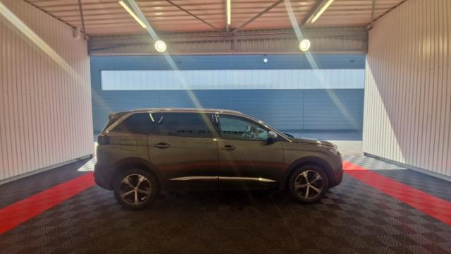 Peugeot 5008 image 2