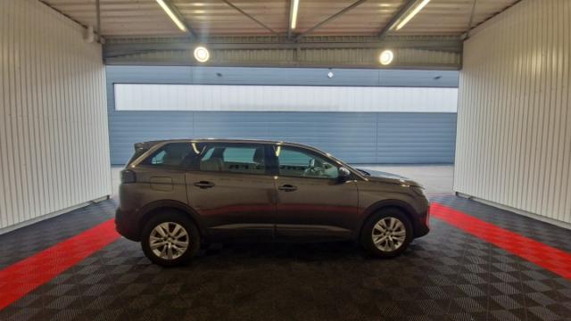 Peugeot 5008 image 1