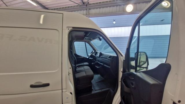 Renault Master image 2
