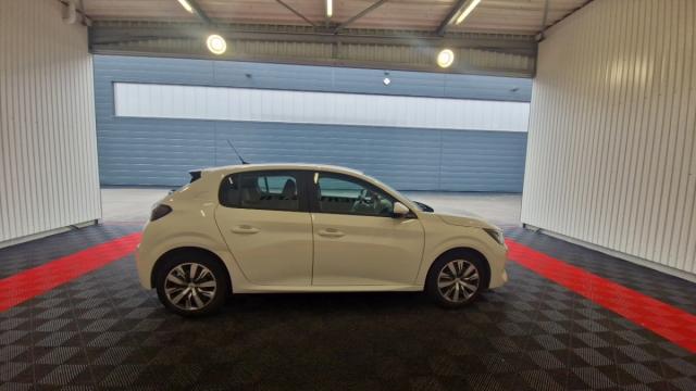 Peugeot 208 image 9