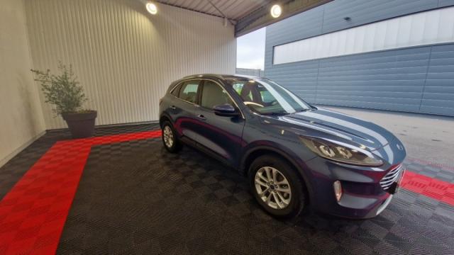 Ford Kuga image 3