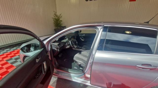 Peugeot 308 image 1