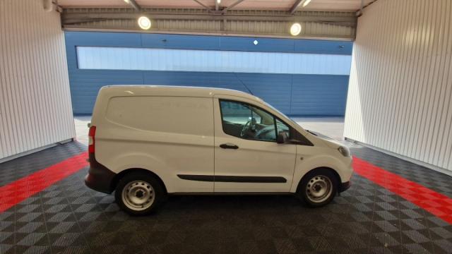 Ford Transit Courier image 1