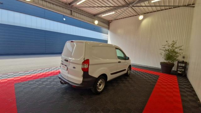 Ford Transit Courier image 3
