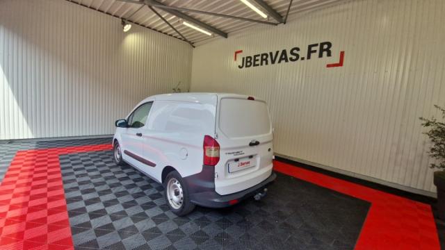 Ford Transit Courier image 2
