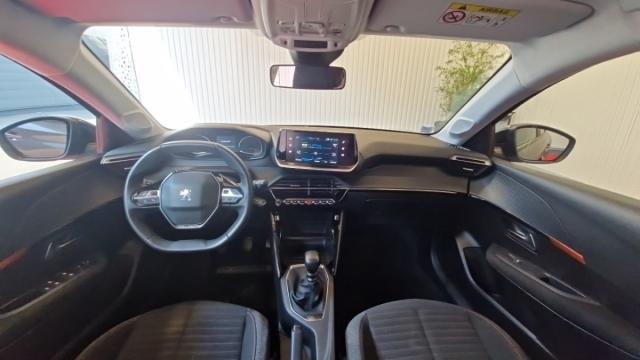 Peugeot 208 image 8