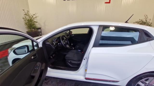 Renault Clio image 2
