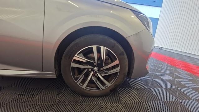 Peugeot 208 image 7
