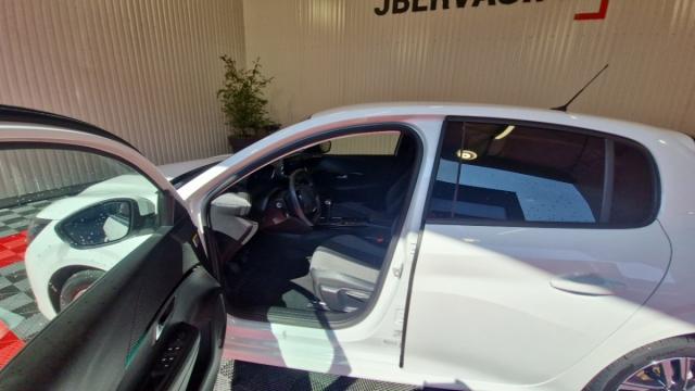 Peugeot 208 image 1