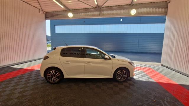 Peugeot 208 image 8