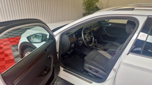 Skoda Superb Combi image 3