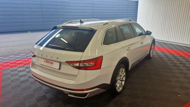Skoda Superb Combi image 5