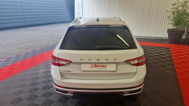Skoda Superb Combi image 8