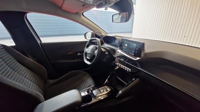 Peugeot E-208 image 3
