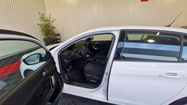 Peugeot 308 image 9