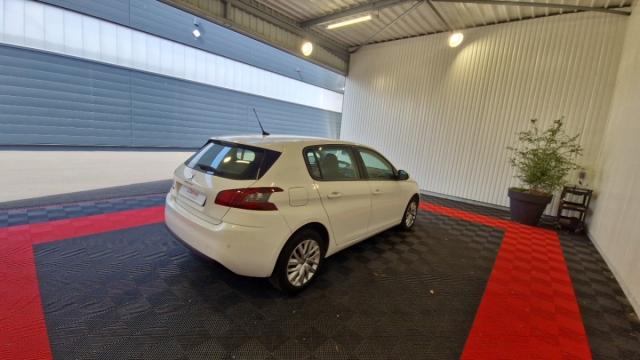 Peugeot 308 image 2