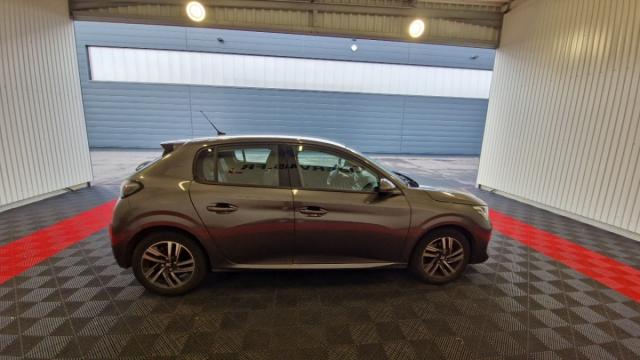 Peugeot 208 image 2