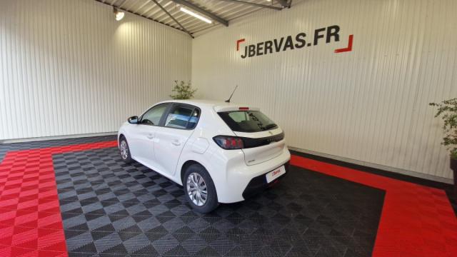 Peugeot 208 image 8