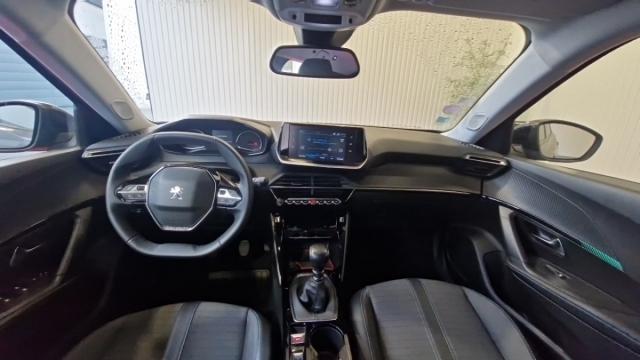 Peugeot 2008 image 2
