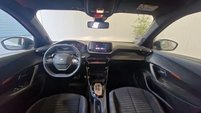 Peugeot 2008 image 6