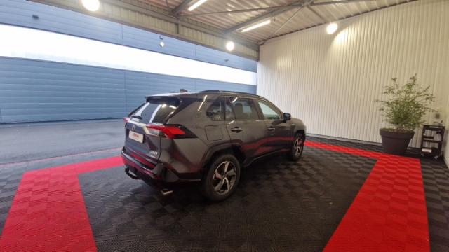 Toyota Rav4 image 8
