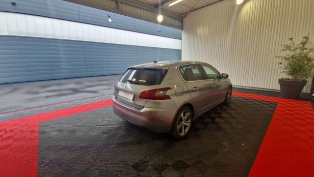 Peugeot 308 image 2