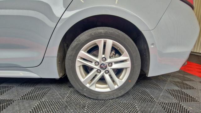 Toyota Corolla Touring Sports image 3