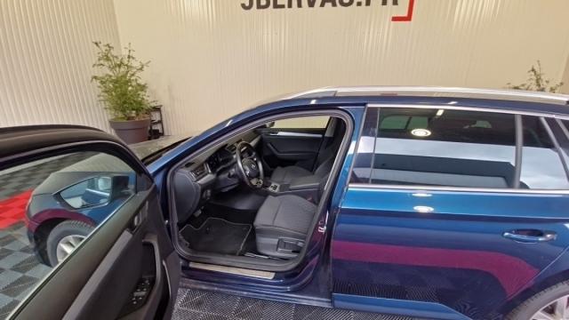 Skoda Superb Combi image 6