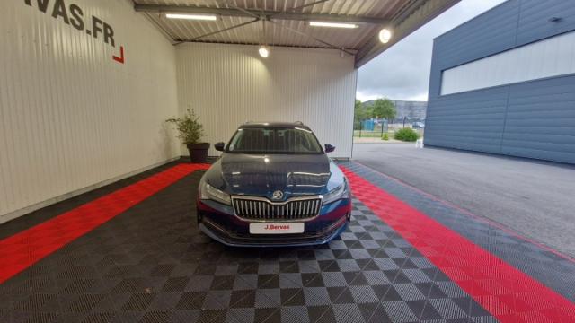 Skoda Superb Combi image 7