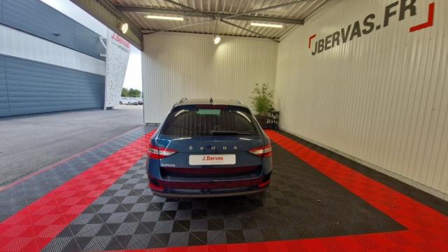 Skoda Superb Combi image 5