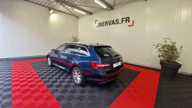 Skoda Superb Combi image 8