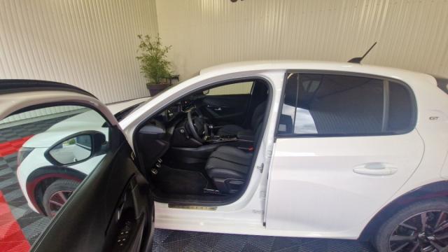 Peugeot 208 image 7