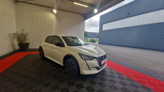 Peugeot 208 image 2