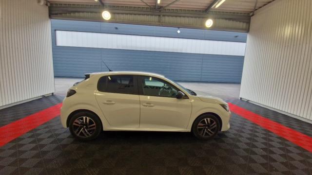 Peugeot 208 image 1