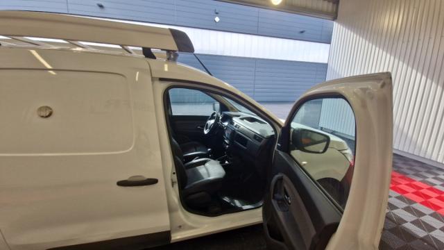 Renault Express Van image 5