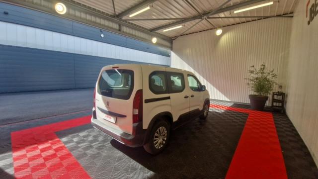 Peugeot Rifter image 9
