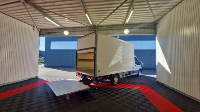 Ford Transit image 6