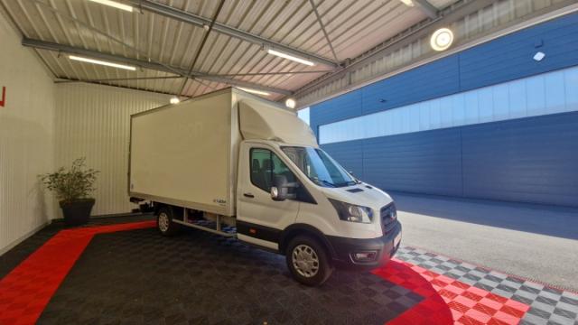 Ford Transit image 9