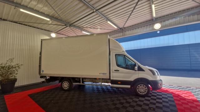 Ford Transit image 7