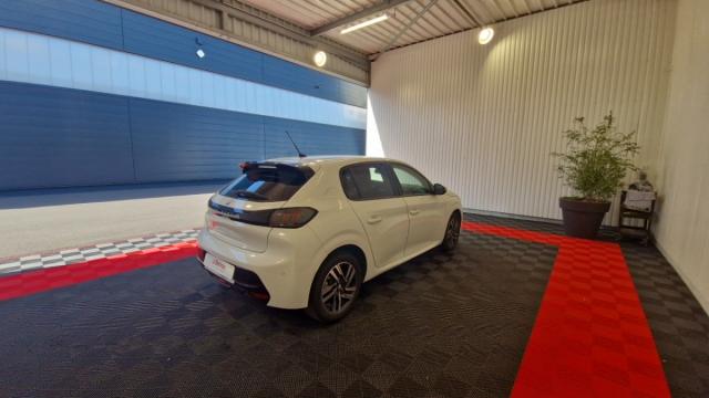 Peugeot 208 image 3