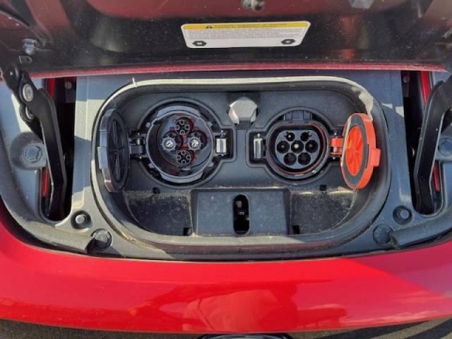 Nissan Leaf image 8