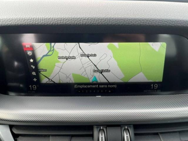 Alfa Romeo Stelvio image 9