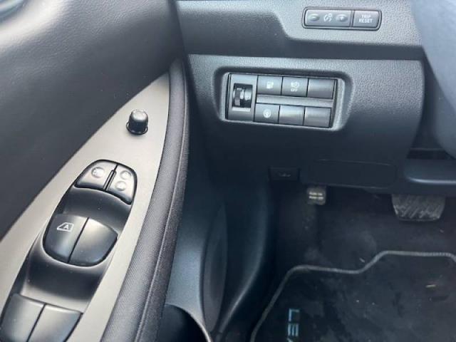 Nissan Leaf image 7