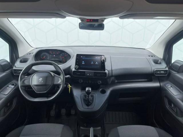 Peugeot Rifter image 9