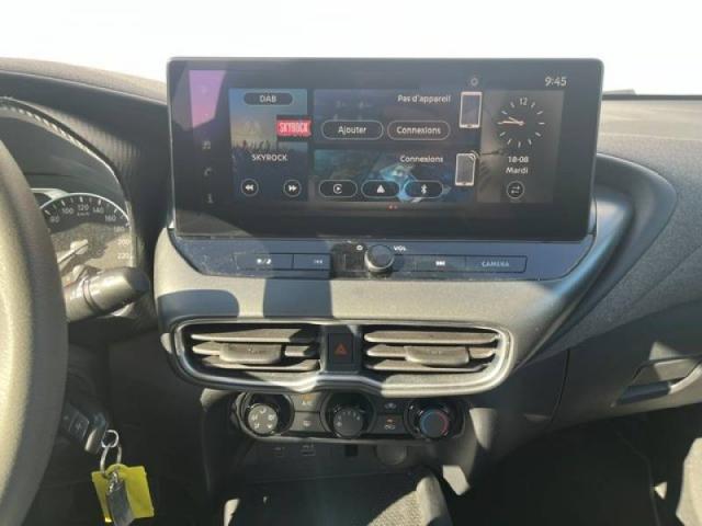 Nissan Juke image 2